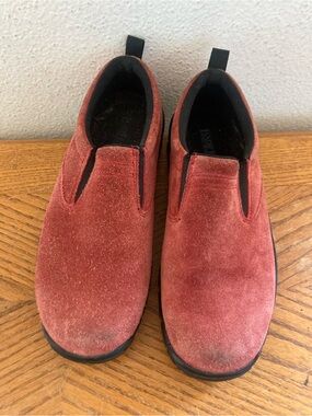 LANDS’ END Rust Suede Leather Slip Ons Comfy Classy Size 7